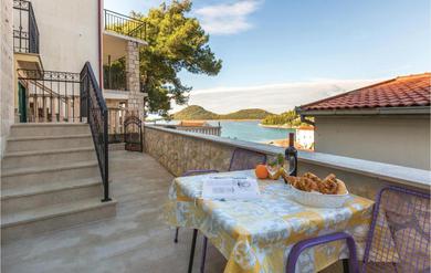 Apartments Amazing home in Ploce with WiFi and 0 Bedrooms