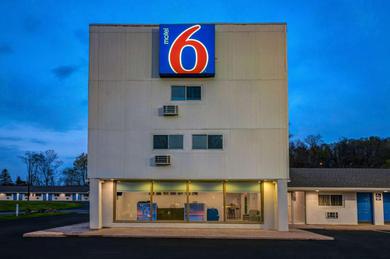 Motel Motel 6 Bellville, OH