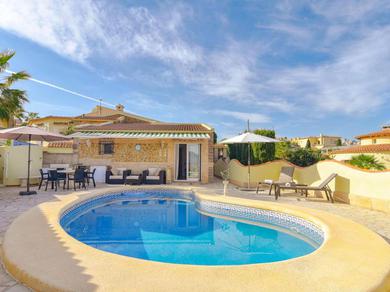 Holiday home Beautiful holiday home in Pedreguer with terrace