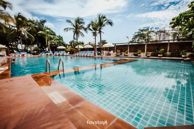 Отель Twin Palms Suites and Residence Pattaya