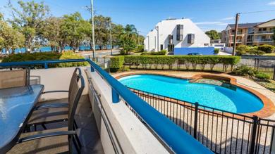 Дом отдыха Everything you need including a pool! Karoonda Sands Apartments