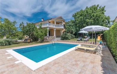 Holiday home Four-Bedroom Holiday Home in Linardici