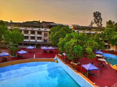 Отель Aron Resort Lonavala Near Old Mumbai Pune Highway