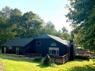 Holiday home NEW! No. 60, Hiking Trails, Hot Tub, Grill, Pet Friendly, Summer!
