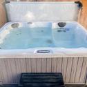 Holiday home HOT TUB Amazing Mountain views Newly Remodeled