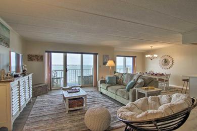 Apartments Bayfront Ocean City Condo with Pool and Walk to Boardwalk
