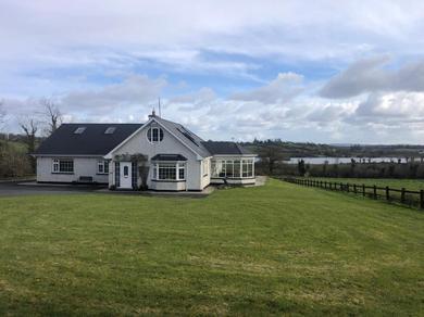 Апартаменты Lough Aduff Lodge 5 minutes from Carrick on Shannon