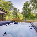 Отель Bakersville Sanctuary with Stunning Scenery, Hot Tub