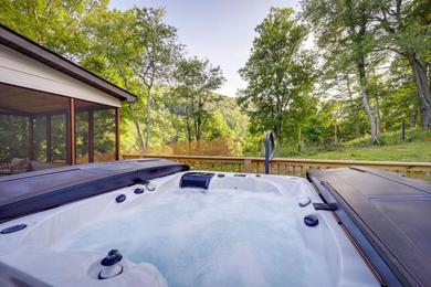 Отель Bakersville Sanctuary with Stunning Scenery, Hot Tub