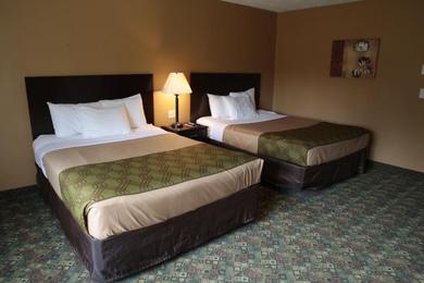 Отель Econo Lodge Inn & Suites Munising Area