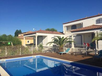 Вилла Villa de 5 chambres avec piscine privee jacuzzy et jardin clos a Villetelle