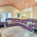 Holiday home Cozy Home with Patio, 2 Mi to Dale Hollow Lake!