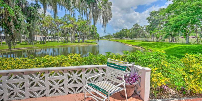 Holiday home Colorful Ellenton Escape with Lanai and Pond View