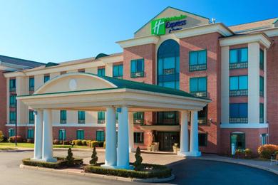 Отель Holiday Inn Express Hotel & Suites Warwick-Providence Airport, an IHG Hotel