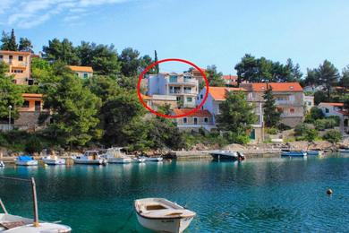 Apartments Apartments by the sea Basina, Hvar - 8754