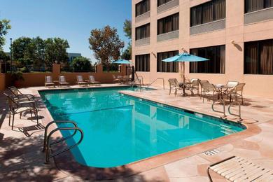 Отель Courtyard by Marriott Cypress Anaheim / Orange County