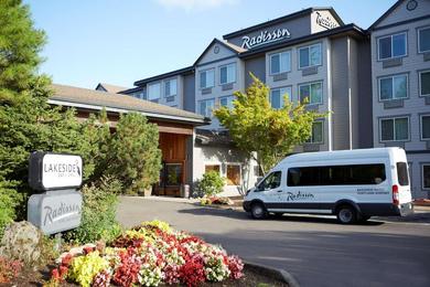 Отель Radisson Hotel Portland Airport
