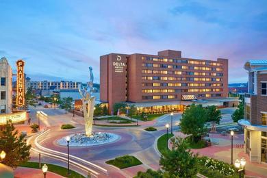 Hotel Delta Hotels by Marriott Muskegon Convention Center