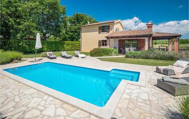 Holiday home Stunning home in Vosteni w/ Outdoor swimming pool and 3 Bedrooms