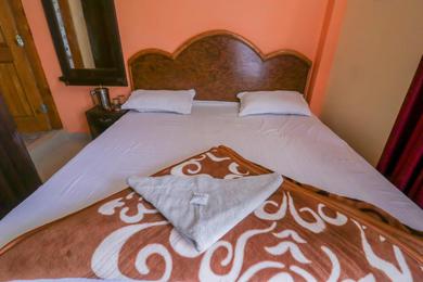 Guest house Pankhuri Home Stay