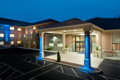 Отель Holiday Inn Express & Suites Smithfield - Providence, an IHG Hotel
