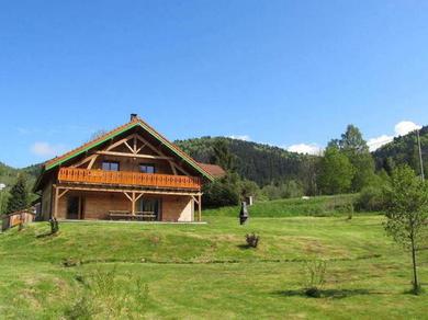 Шале A large and magnificent wooden chalet with a sauna