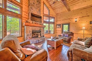 Holiday home Creekside Cabin with Deck, Hot Tub and Fire Pit!