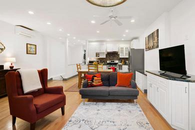 Apartments 2-bedroom in Upper West Side, private entrance