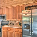 Дом отдыха Renovated Highlands Cottage 3 Miles to Downtown!