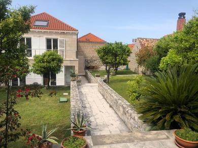 Apartments Charming apartment for 2+2 pax in Cavtat