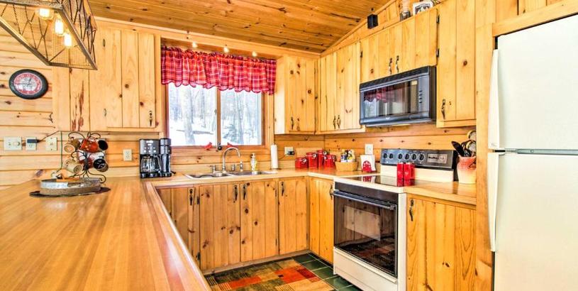 Дом отдыха Lakefront Hackensack Cabin with Patio and Grill!