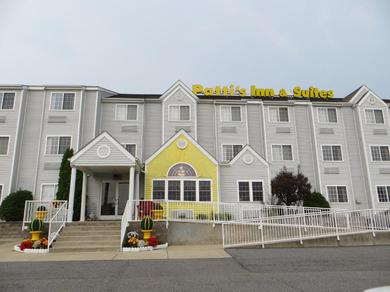 Hotel Patti's Inn and Suites