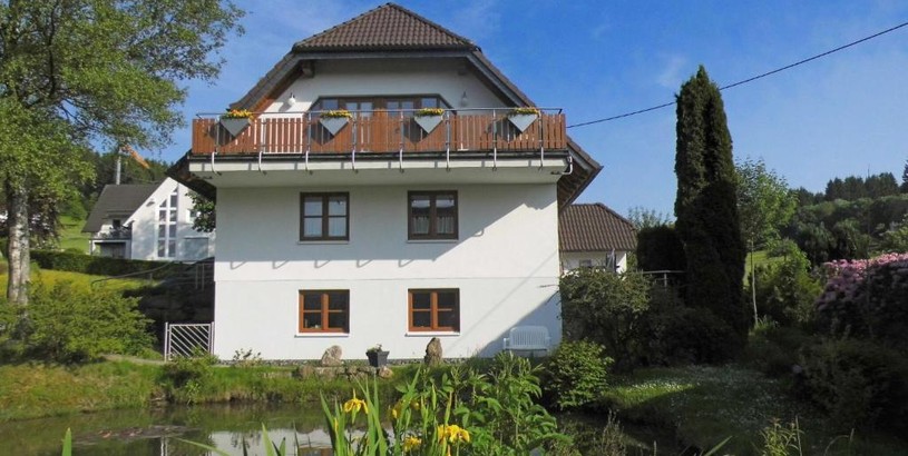 Апартаменты Cosy apartment with private garden in Brachthausen in the Sauerland