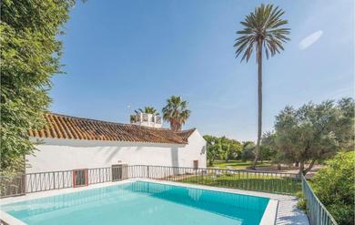 Holiday home Beautiful Home In La Campana, Sevilla With 5 Bedrooms, Private Swimming Pool And Swimming Pool