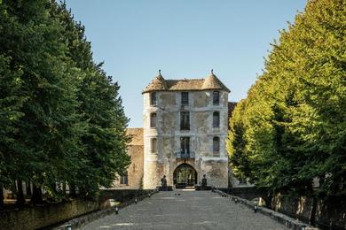 Отель Château De Villiers-Le-Mahieu