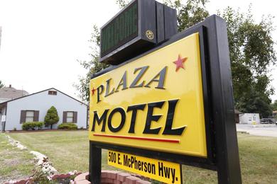Мотель Plaza Motel