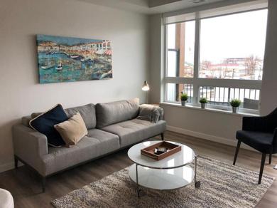 Modern 2 Bed in Downtown Near The Beach