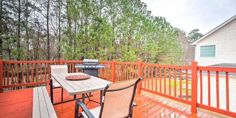 Holiday home Georgia Retreat with Furnished Deck and Grill!