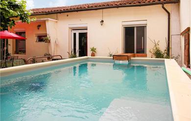 Holiday home Amazing Home In La Baume-de-transit With Wifi, 2 Bedrooms And Swimming Pool