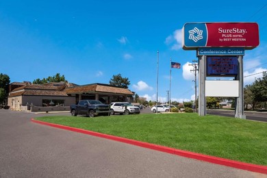 Отель SureStay Plus Hotel by Best Western Reno Airport