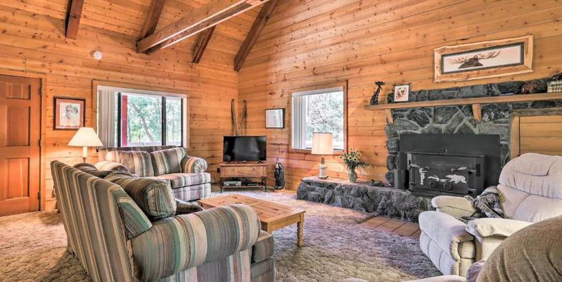 Holiday home Pet-Friendly Cabin with BBQ - 7 Mi to Show Low Lake!