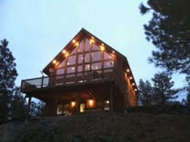 Chalet Tranquil Country Lodge Getaway with Hot Tub!