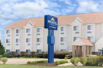 Отель Microtel Inn & Suites by Wyndham Starkville