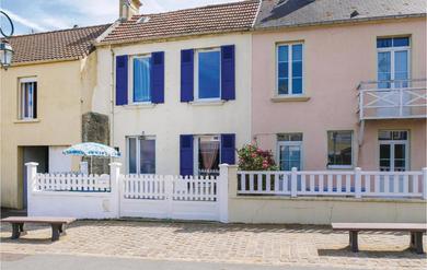 Holiday home Two-Bedroom Holiday Home in Arromanches-les-Bains