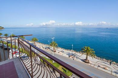 Апартаменты 2 bedrooms appartement at Porto Santo Stefano 80 m away from the beach with sea view balcony and wifi