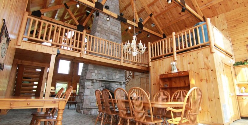 Hotel Spacious 8bd7ba Log Home on Beltzville Lake in Southern Poconos - No Prom