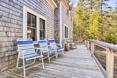 Дом отдыха Beautiful Lubec Cottage with Furnished Deck!