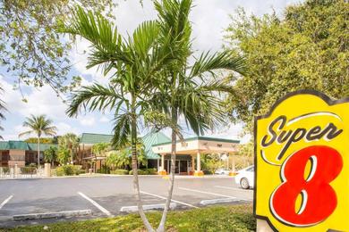 Motel Super 8 by Wyndham North Palm Beach