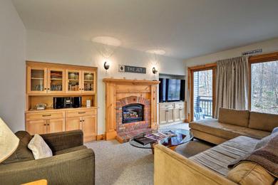 Apartments Ski-In Resort Family Condo with Deck at Jay Peak!