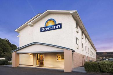 Отель Days Inn by Wyndham Greenwood SC